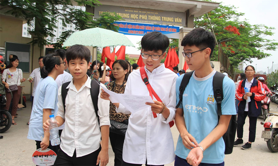 Thi tuyển sinh vào lớp 10 tại Hà Nội 2.332 bài thi đạt điểm 10 - Ảnh 1