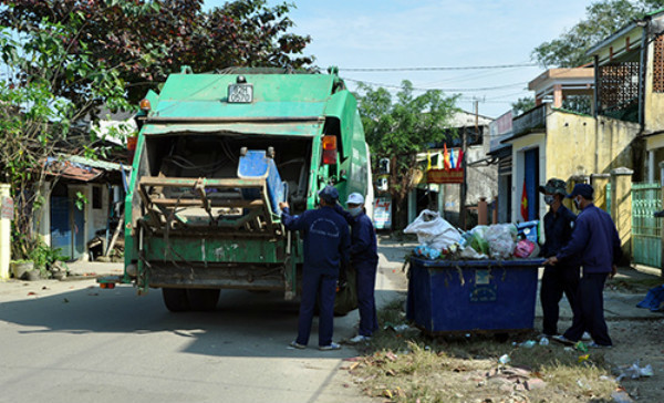 Hà Nội phấn đấu thu gom 100% rác thải sinh hoạt trong ngày - Ảnh 1