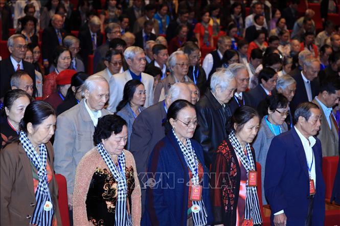 Thủ tướng Nguyễn Xuân Phúc dự Lễ kỷ niệm 65 năm Trường học sinh miền Nam trên đất Bắc - Ảnh 5