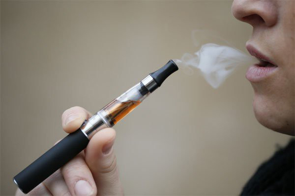 Bộ Y tế đề xuất cấm hoàn toàn thuốc lá điện tử, shisha - Ảnh 1