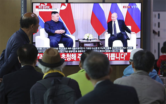 [Ảnh] Ấn tượng lần đầu gặp mặt của lãnh đạo Kim - Putin - Ảnh 7
