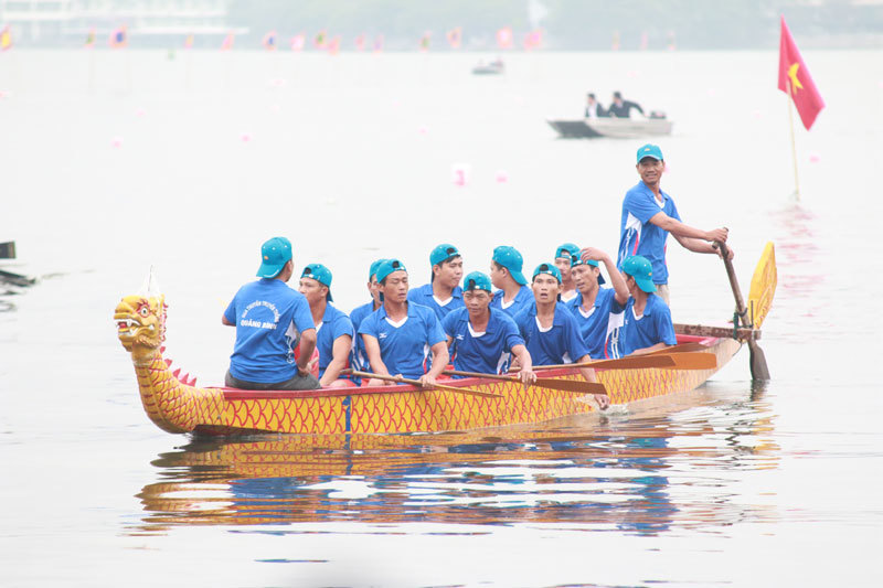 [Ảnh] Hấp dẫn với màn tranh tài tại Lễ hội Bơi chải thuyền rồng Hà Nội 2019 - Ảnh 4