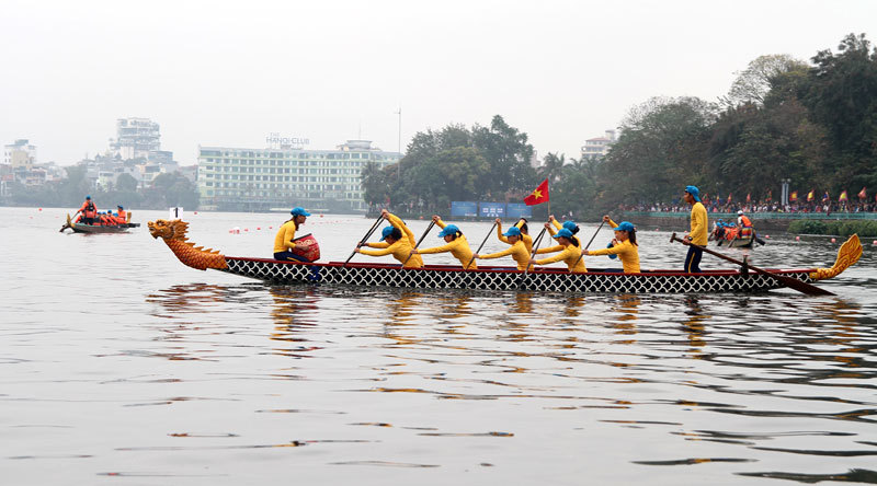 [Ảnh] Hấp dẫn với màn tranh tài tại Lễ hội Bơi chải thuyền rồng Hà Nội 2019 - Ảnh 8