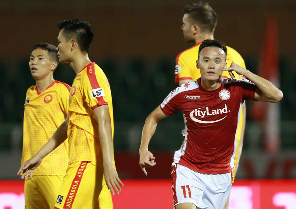 Vòng 2 V-League 2020: Hà Nội FC "ngã ngựa", HAGL cùng Viettel tạo nên "bữa tiệc" bóng đá - Ảnh 1