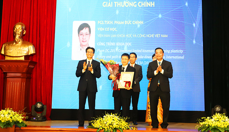 3 nhà khoa học xuất sắc nhận Giải thưởng Tạ Quang Bửu 2019 - Ảnh 1