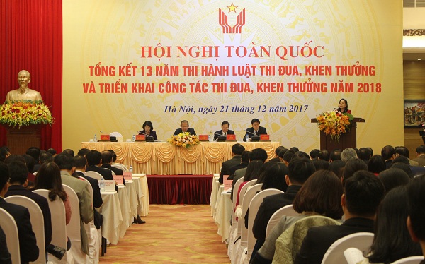 “Thi đua, khen thưởng phải gắn với nâng cao đạo đức, tác phong của cán bộ công chức” - Ảnh 1