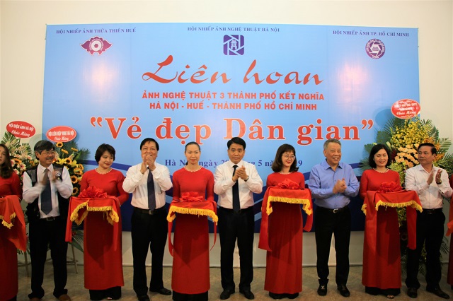 Khai mạc Liên hoan ảnh nghệ thuật “Vẻ đẹp dân gian” - Ảnh 1