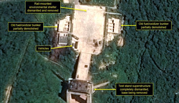 Reuters: Triều Tiên dừng việc tháo dỡ bãi thử động cơ tên lửa - Ảnh 1