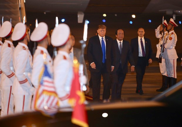 Tổng thống Hoa Kỳ Donald Trump về đến khách sạn Marriott - Ảnh 8