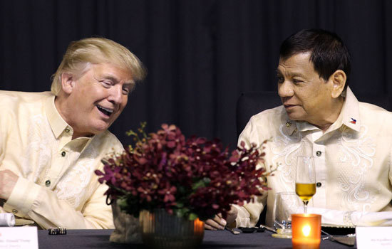 Những hình ảnh mới nhất của Tổng thống Donald Trump thăm Philippines - Ảnh 3