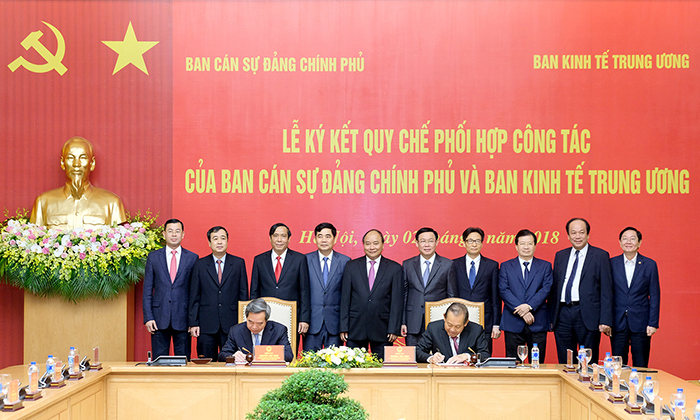 Ban cán sự Đảng Chính phủ và Ban Kinh tế Trung ương ký kết quy chế phối hợp công tác - Ảnh 1