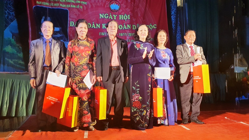Trưởng ban Dân vận Trung ương Trương Thị Mai dự Ngày hội Đại đoàn kết toàn dân tộc ở Hà Nội - Ảnh 2
