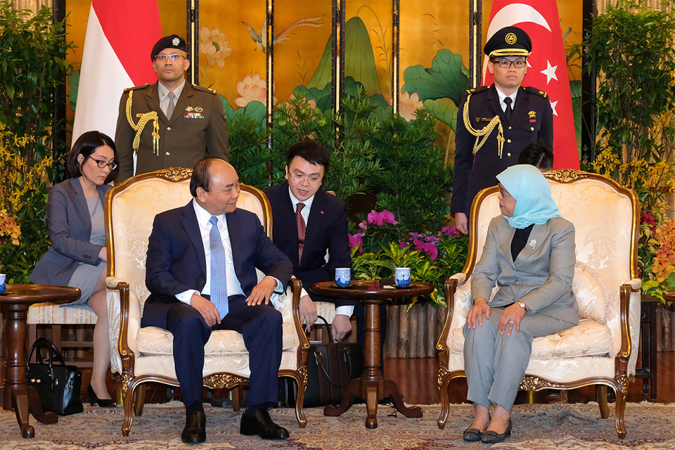 Thủ tướng Nguyễn Xuân Phúc hội đàm với Thủ tướng Lý Hiển Long - Ảnh 1