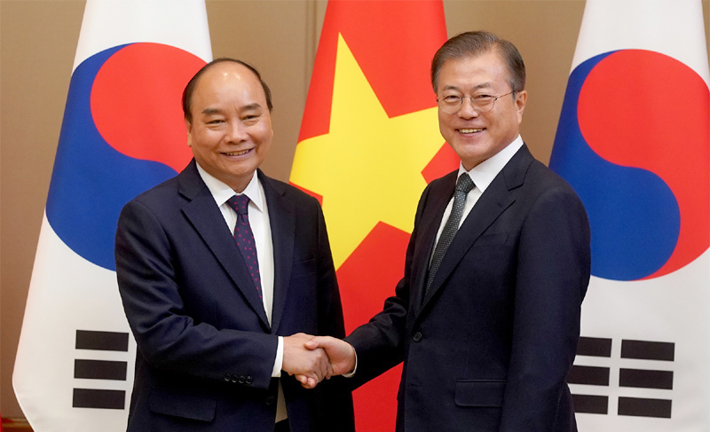 Thủ tướng Nguyễn Xuân Phúc hội đàm với Tổng thống Hàn Quốc Moon Jae-in - Ảnh 1