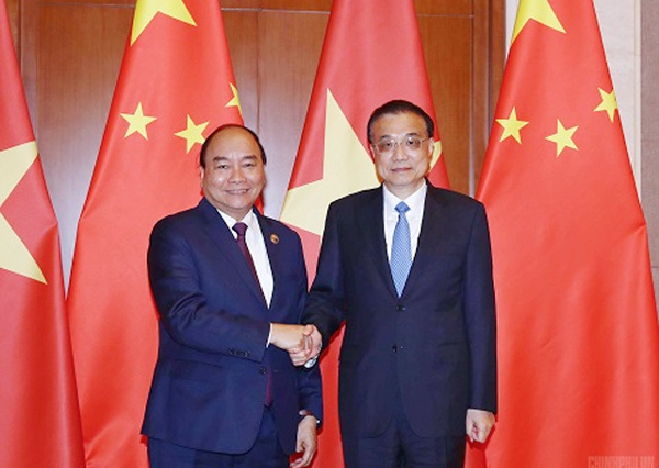 Thủ tướng Nguyễn Xuân Phúc hội đàm với Thủ tướng Trung Quốc Lý Khắc Cường - Ảnh 1