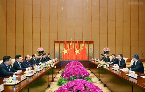 Thủ tướng Nguyễn Xuân Phúc hội đàm với Thủ tướng Trung Quốc Lý Khắc Cường - Ảnh 2