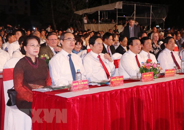 Chủ tịch Quốc hội dự lễ kỷ niệm 30 năm tái lập tỉnh Phú Yên - Ảnh 2