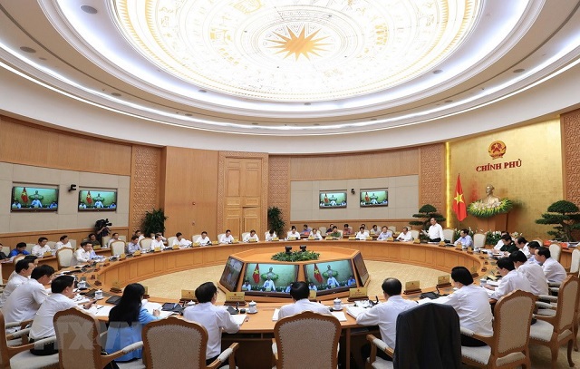 Thủ tướng Nguyễn Xuân Phúc: Không để tình trạng trên nóng, dưới nóng nhưng ở giữa thì lạnh - Ảnh 2