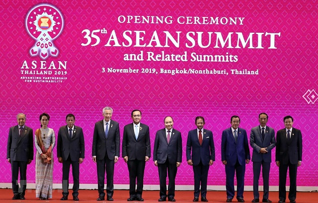 Thủ tướng Nguyễn Xuân Phúc dự phiên khai mạc hội nghị cấp cao ASEAN - Ảnh 1