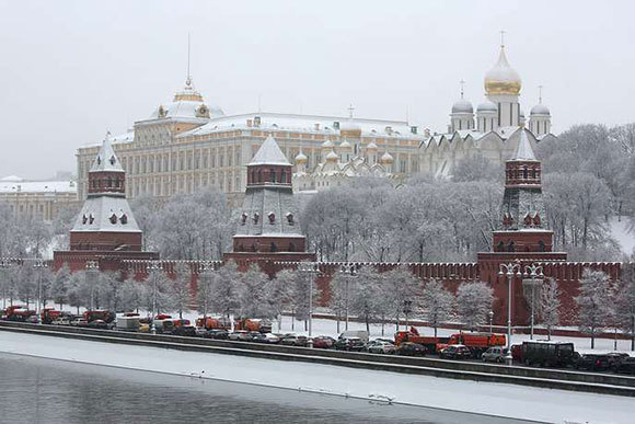 Đông trắng đặc trưng nước Nga qua chùm ảnh tuyết kỷ lục ở Moscow - Ảnh 1