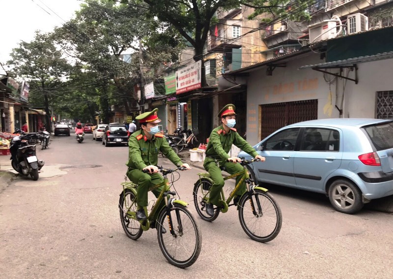 Chùm ảnh: Quận Thanh Xuân tuyên truyền, xử phạt các trường hợp vi phạm phòng dịch Covid-19 - Ảnh 6