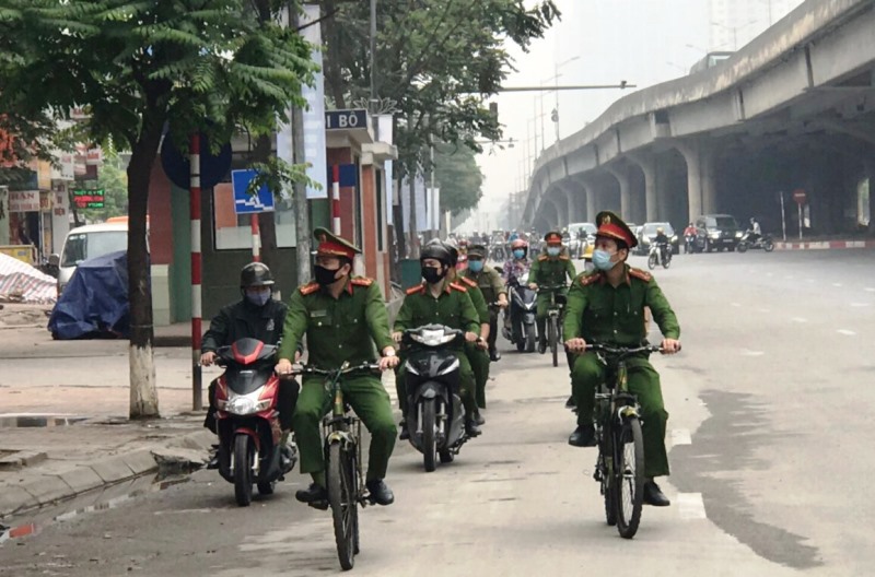 Chùm ảnh: Quận Thanh Xuân tuyên truyền, xử phạt các trường hợp vi phạm phòng dịch Covid-19 - Ảnh 7