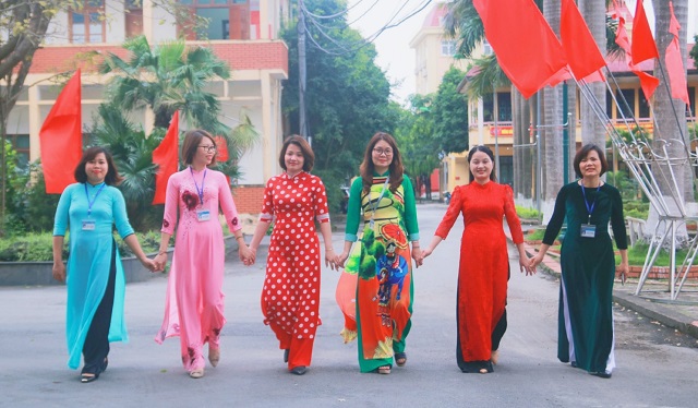 Huyện Ứng Hòa tích cực hưởng ứng “Tuần lễ áo dài Việt Nam” - Ảnh 1