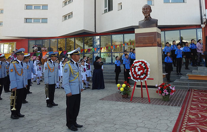 Kỷ niệm 70 năm thành lập trường Hồ Chí Minh ở Mông Cổ - Ảnh 2