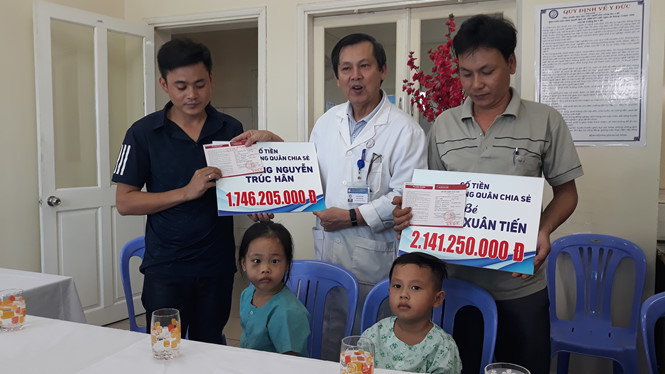 Trao gần 4 tỷ đồng ủng hộ 2 nạn nhân vụ TNGT thảm khốc tại Quảng Nam - Ảnh 1