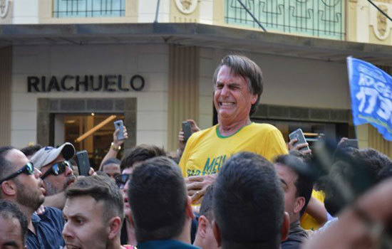 Ứng cử viên tổng thống Brazil bị đâm trọng thương trong khi đi vận động tranh cử - Ảnh 1