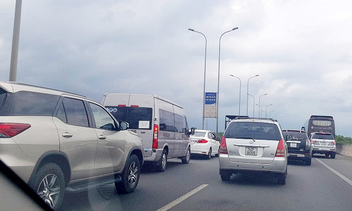 Cao tốc TP Hồ Chí Minh - Long Thành - Dầu Giây kẹt xe nghiêm trọng - Ảnh 2