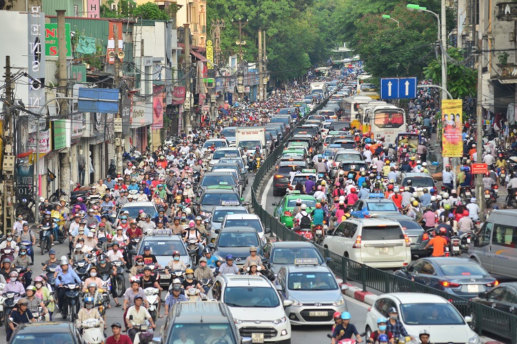 Kiến nghị của cử tri gửi tới HĐND TP Hà Nội: “Nóng” vấn đề giao thông, môi trường - Ảnh 1