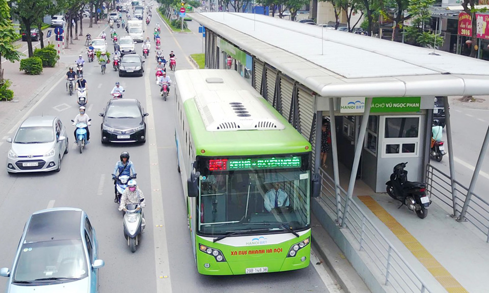 Mạng lưới xe buýt của TP Hà Nội có 124 tuyến, đạt 78% tỷ lệ phủ khắp - Ảnh 1