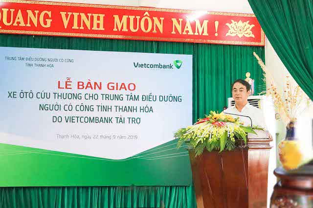 Vietcombank tặng xe ô tô cứu thương cho Trung tâm Điều dưỡng người có công tỉnh Thanh Hóa - Ảnh 1