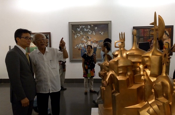 Khai mạc triển lãm các tác phẩm đạt giải thưởng Hồ Chí Minh về mỹ thuật, nhiếp ảnh - Ảnh 1
