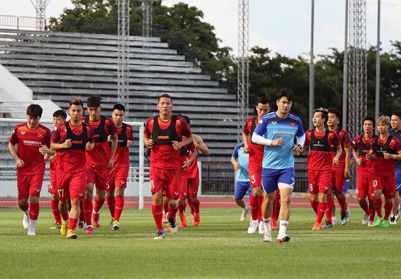 [Ảnh] Đội tuyển Việt Nam có buổi tập đầu tiên trước trận đấu với Thái Lan - Ảnh 2