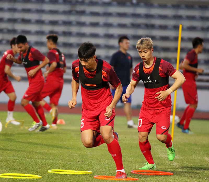 [Ảnh] Đội tuyển Việt Nam có buổi tập đầu tiên trước trận đấu với Thái Lan - Ảnh 6