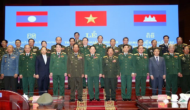 Lễ trao tặng Huân chương của Nhà nước Việt Nam, Lào, Campuchia - Ảnh 2