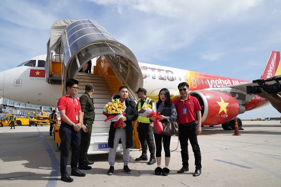 Vietjet cùng Khánh Hòa chào đón vị khách thứ 10 triệu của năm 2019 - Ảnh 1