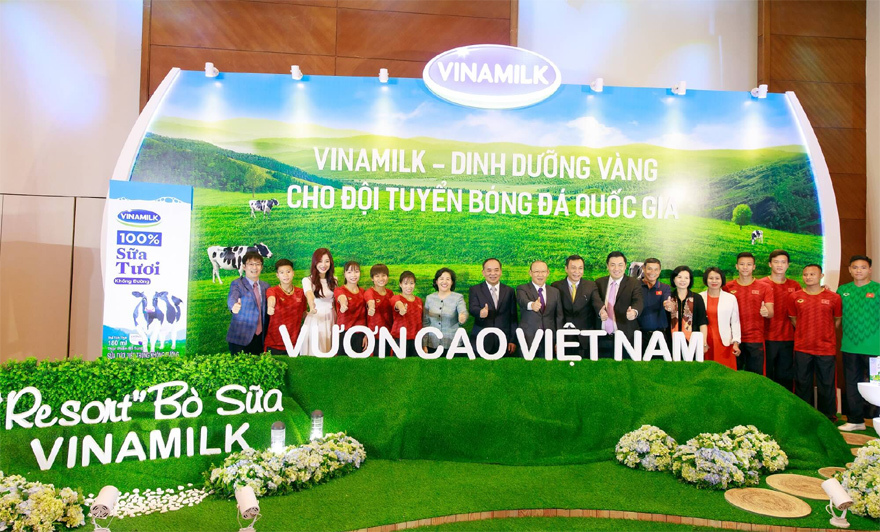 Vinamilk tài trợ chính cho các đội tuyển bóng đá quốc gia Việt Nam - Ảnh 5