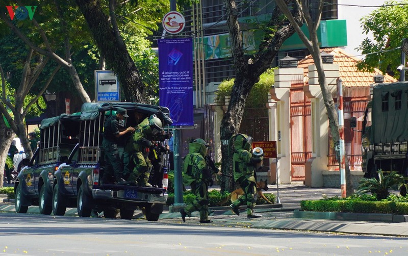 Công an TP Hồ Chí Minh diễn tập chống khủng bố và bắt giữ con tin - Ảnh 16