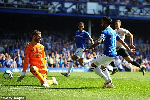 Thua sốc Everton, Man Utd ngày càng xa vời cuộc đua Top 4 - Ảnh 1