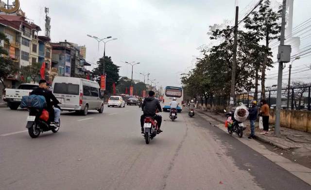 Những cảnh tượng hiếm thấy trong bến xe ở Hà Nội ngày 30 Tết - Ảnh 12