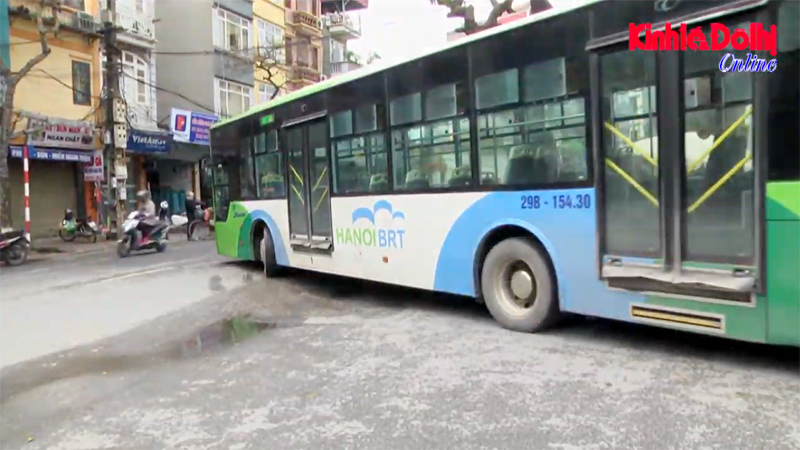 Hà Nội: Giảm 80% xe buýt từ ngày mai (27/3) - Ảnh 1