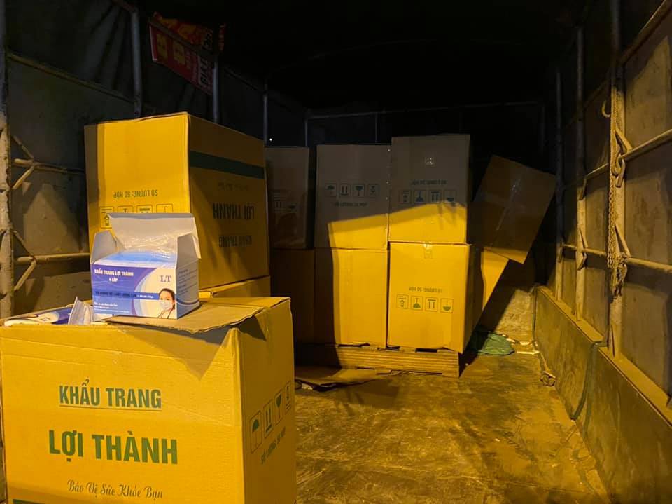 Hà Nội: Cảnh sát 141 phát hiện xe tải chở hơn 50.000 khẩu trang lậu đi tiêu thụ - Ảnh 2
