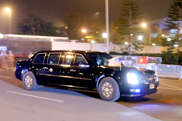 Tổng thống Hoa Kỳ Donald Trump về đến khách sạn Marriott - Ảnh 9