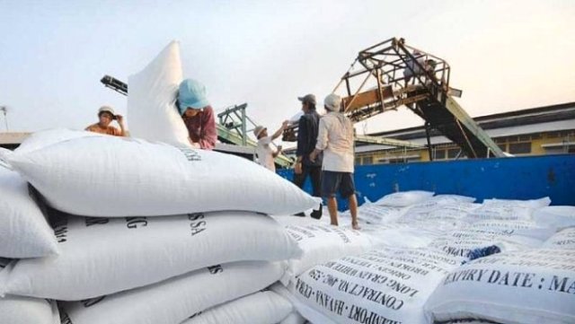 Bộ Nông nghiệp nói gì về việc “tạm dừng xuất khẩu gạo” của Tổng cục Hải quan? - Ảnh 1
