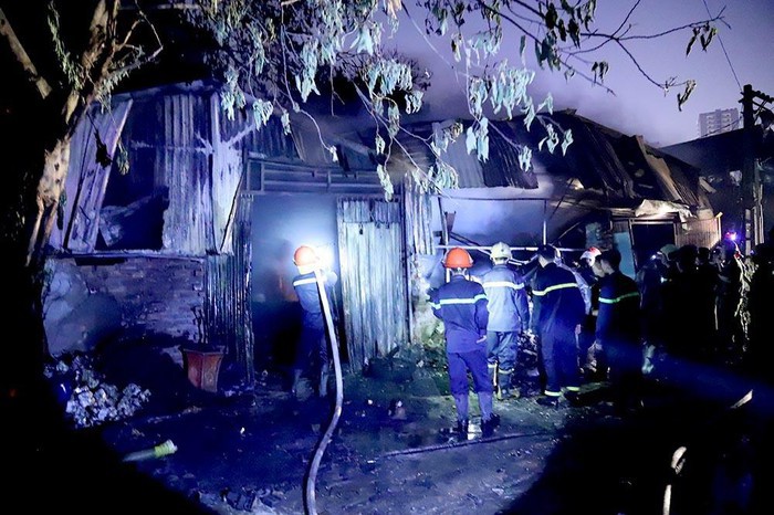 Hà Nội: Cháy lớn tại xưởng nhựa ở đường Tân Mai - Ảnh 2