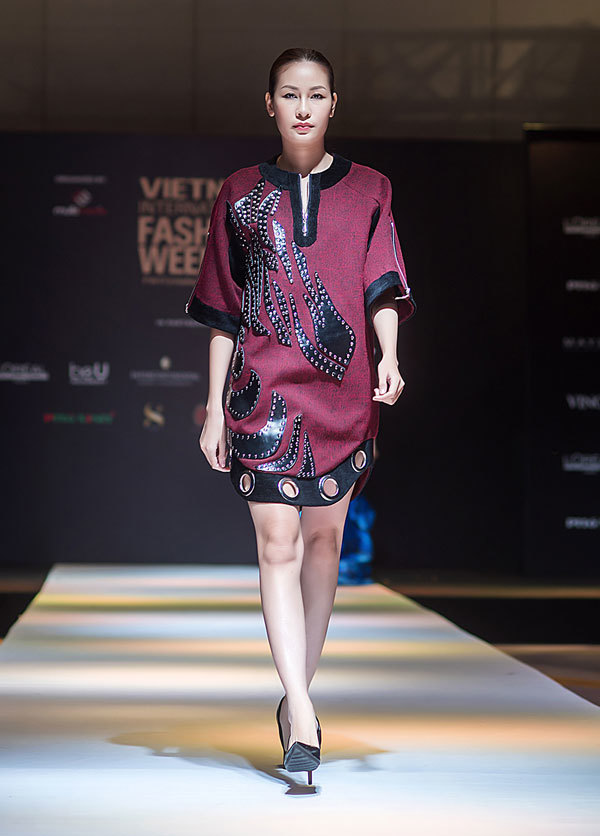 Thiết kế Thu – Đông táo bạo trong tuần lễ thời trang lớn nhất tại Hà Nội - Ảnh 14