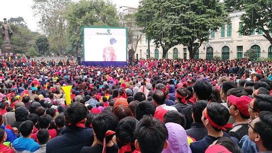 Vietcombank trao số tiền 1 tỷ đồng tặng đội tuyển bóng đá U23 Việt Nam - Ảnh 3